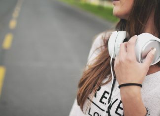 best overear headphones under 2000